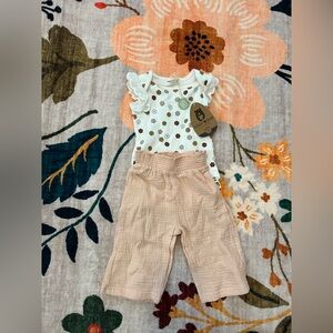 NEW Muslin Organic Cotton Ruffle Sleeve Floral Top and Pink Pants Set